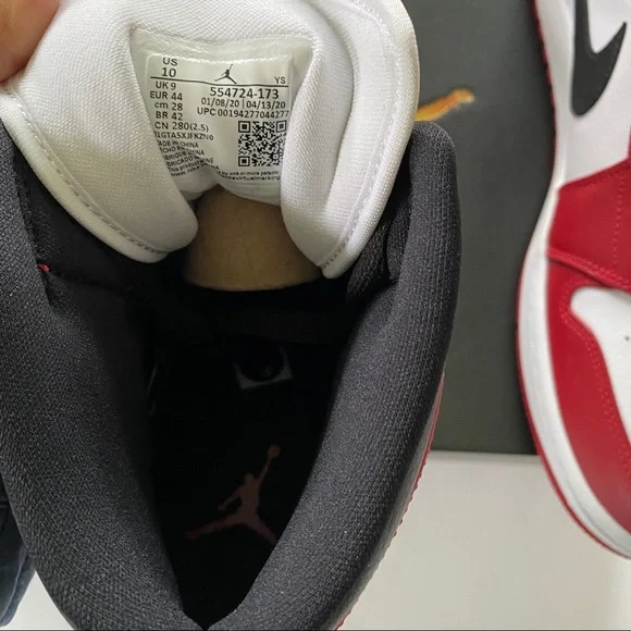 Jordan 1 Mid Chicago (2020) Brand New Mens 10 B&R - Picture 12 of 14